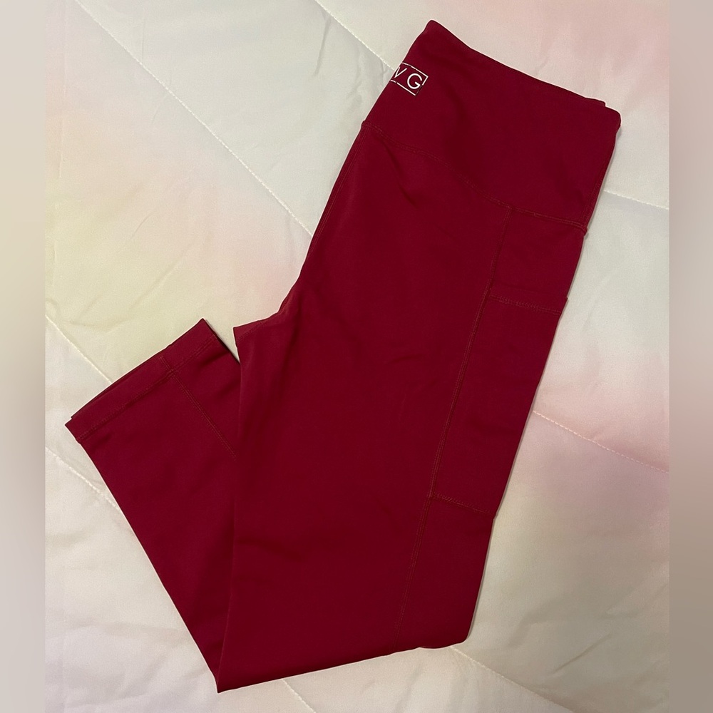 GUC CVG Wine Capris - Medium